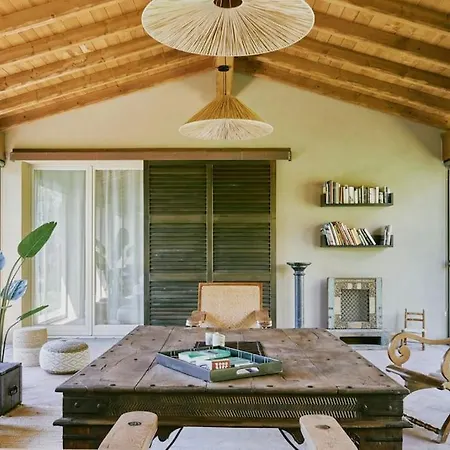 Moodwest Cottage, At 15 Minutes Sirone