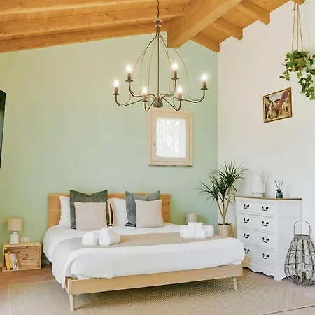 Moodwest Cottage, At 15 Minutes Appartement Sirone
